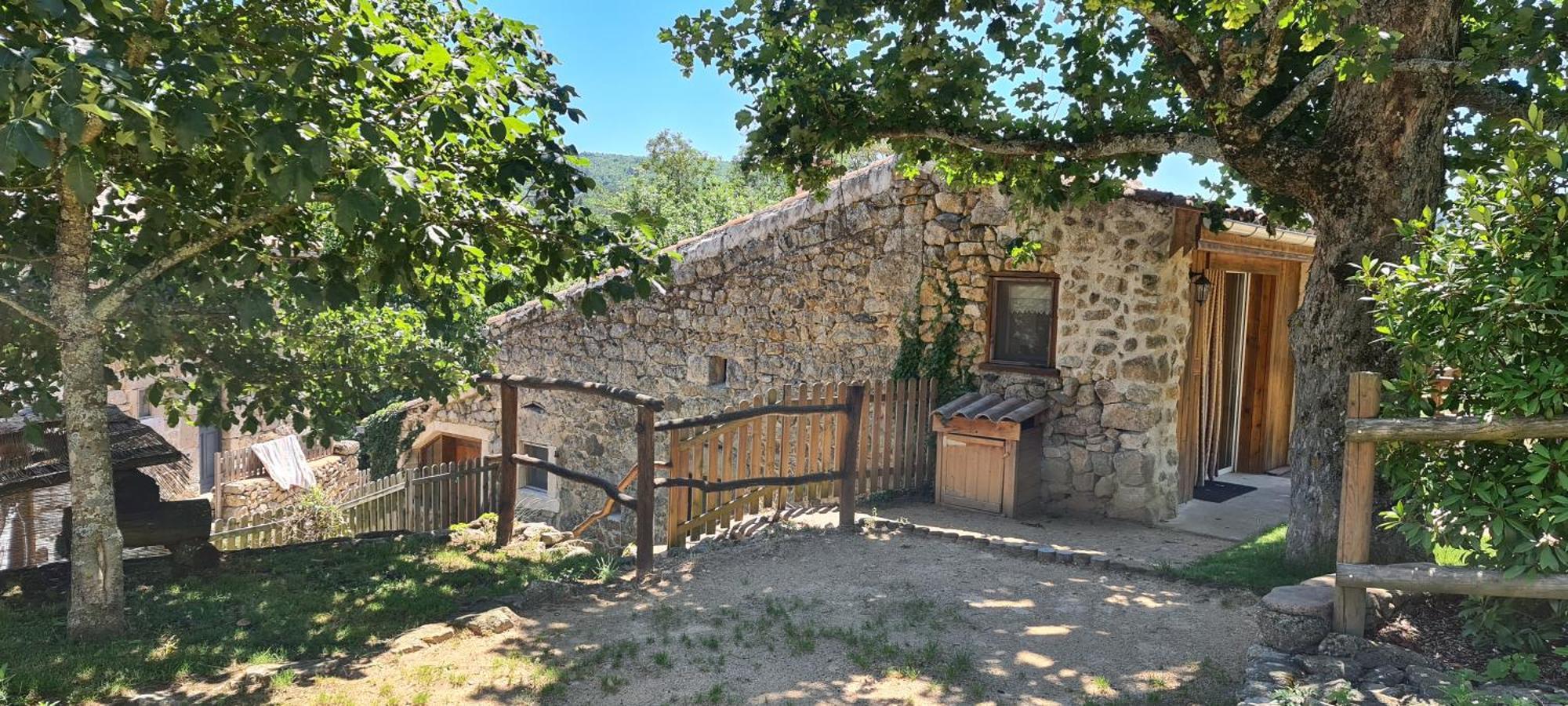 Gites Domaine De Silhac Ardeche ภายนอก รูปภาพ